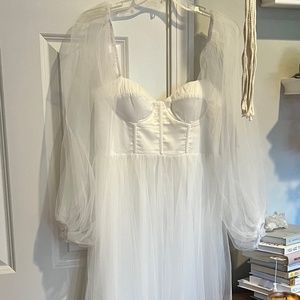 SELFIE LESLIE FAIRYTALE DREAM SHEER SLEEVE MAXI DRESS WHITE (NEW)